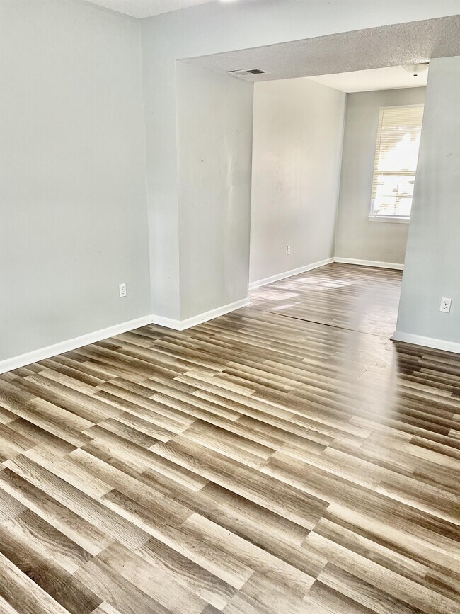 Building Photo - 4110 Glendon Rd