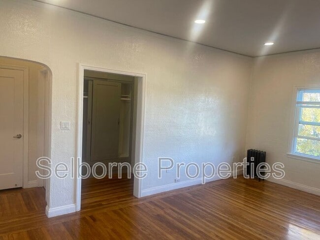 Building Photo - 507 Forest St