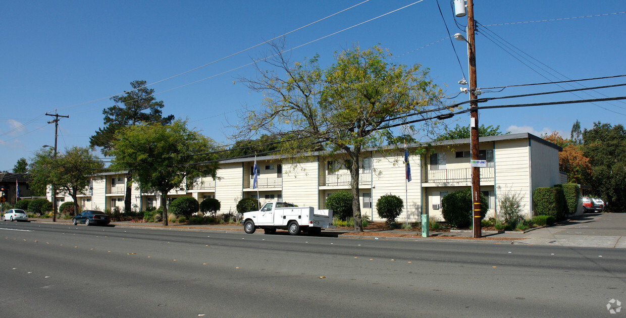 Cepillado Creek - Brush Creek Apartments