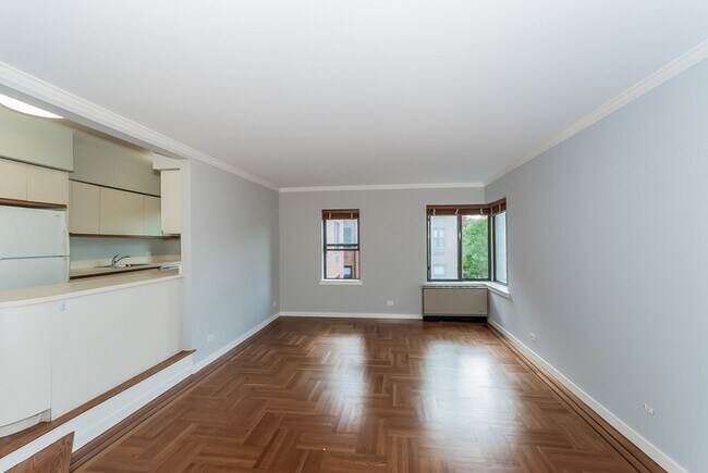 Building Photo - 40 W Elm St