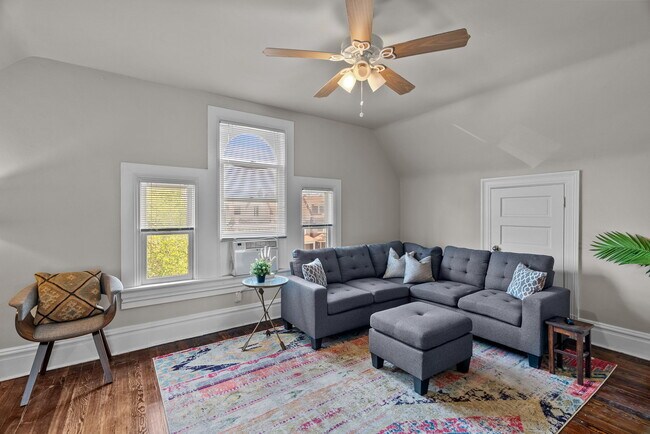 Foto del edificio - 4600 McPherson Ave