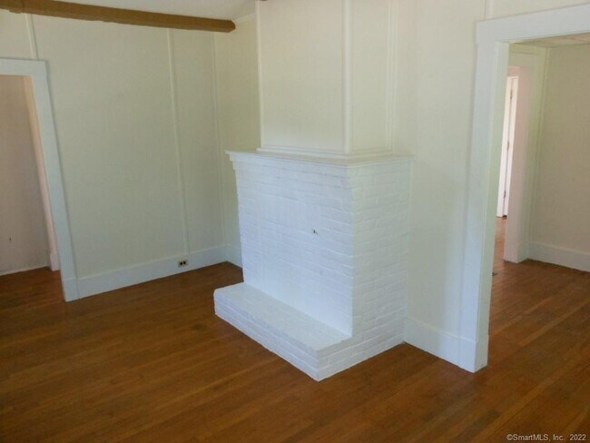 Building Photo - 483 Toll Gate Rd