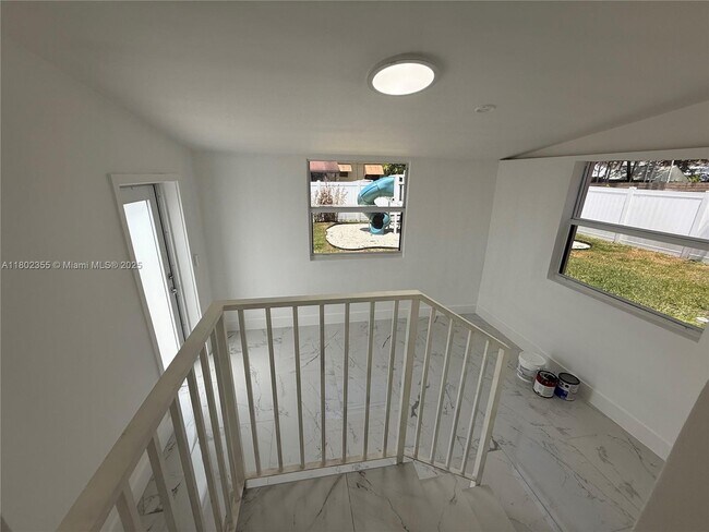 Foto del edificio - 6391 SW 39th St