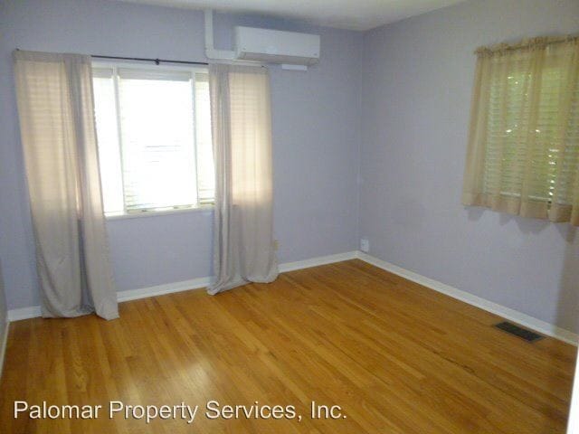 Building Photo - 2 br, 1.5 bath House - 329 E. 7th Ave
