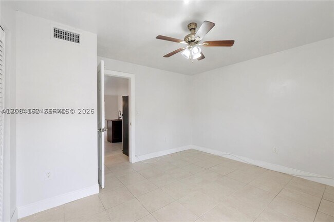 Foto del edificio - 7241 Miami Lakes Dr