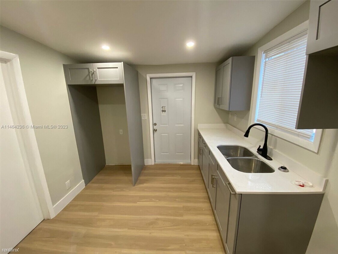 3305 Pinewood Ave, West Palm Beach, FL 33407 House Rental in West