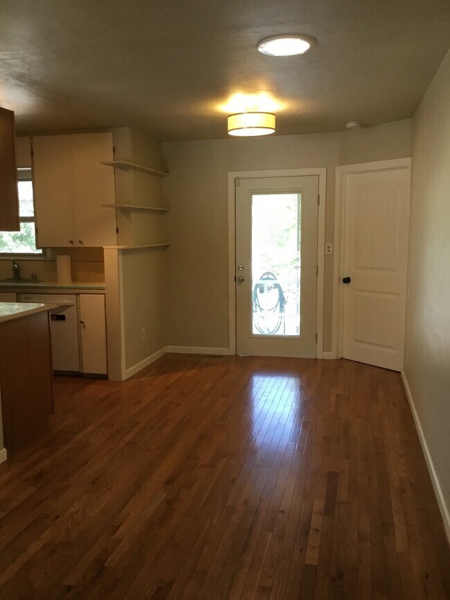 Foto del edificio - 4 bedroom home close to UNR