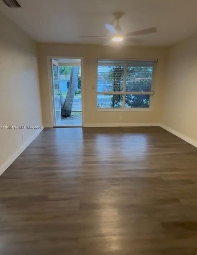 Foto del edificio - 905 NE 7th St