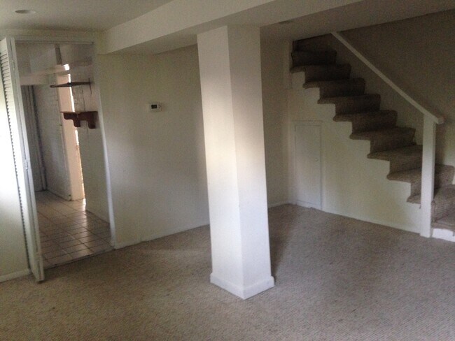 Foto del edificio - 2412 Observatory Pl NW