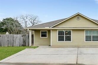Building Photo - 163 S Bend Ct
