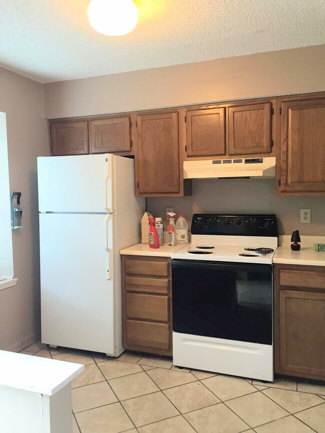 Kitchen - 644 Lex Dr