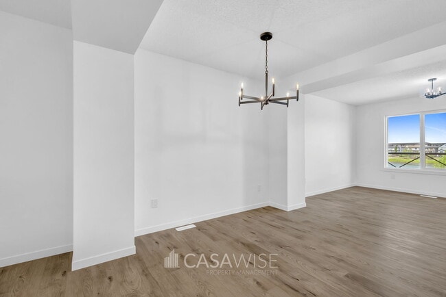Building Photo - 1025-1025 Secord Promenade