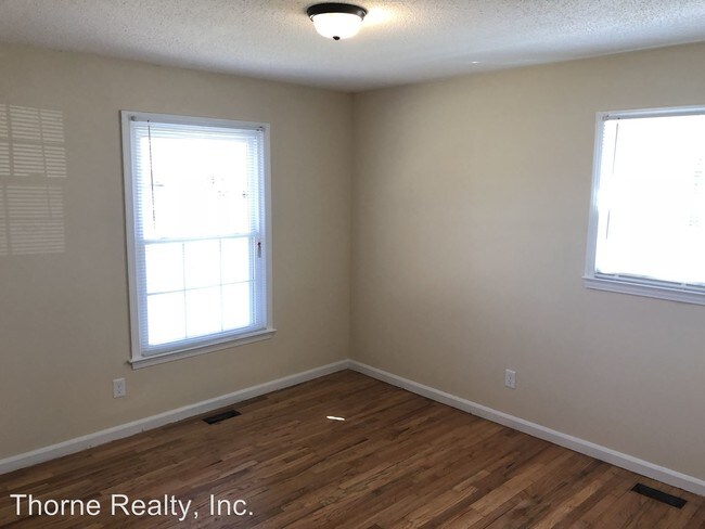 Building Photo - 707 Ward Dr