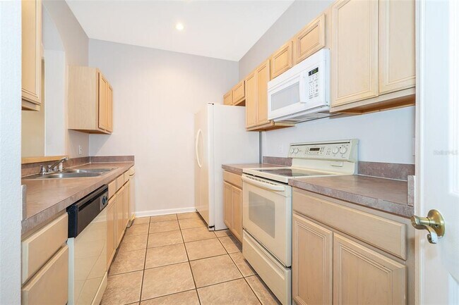 Foto del edificio - 7123 Yacht Basin Ave