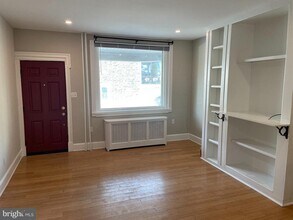 Building Photo - 141 Leverington Ave