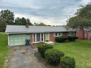 Building Photo - 1113 N Paperville Rd