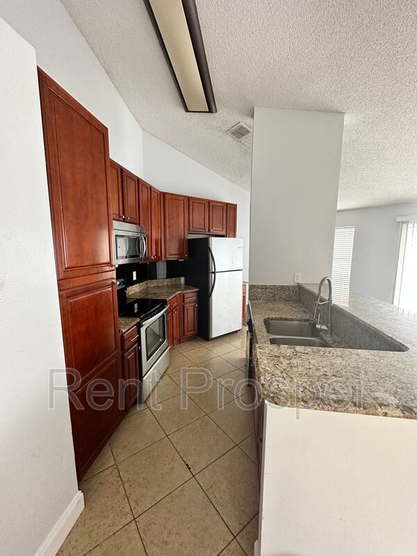 Building Photo - 2544 Woodgate Blvd