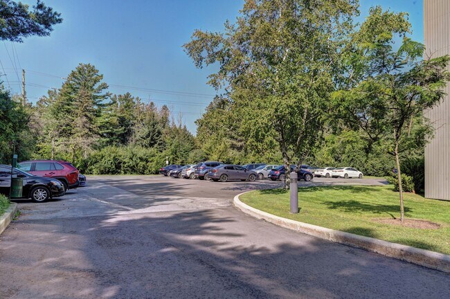 Photo du bâtiment - Somerset Place Apartments - Cambridge