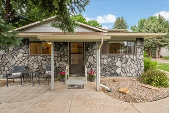Building Photo - 1001 Strachan Dr