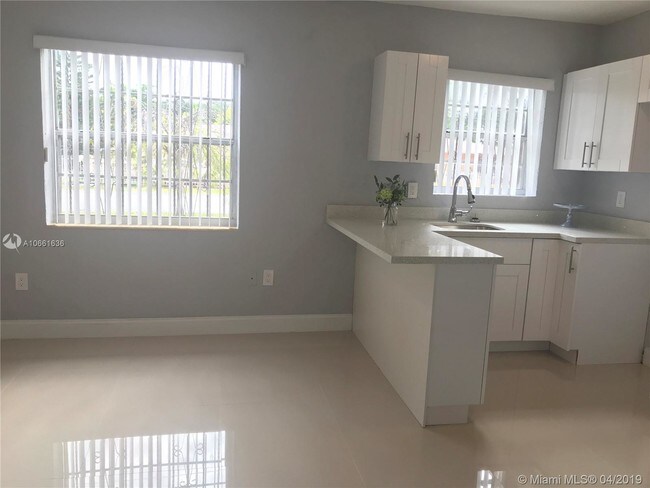 Foto del edificio - 2900 NW 30th St