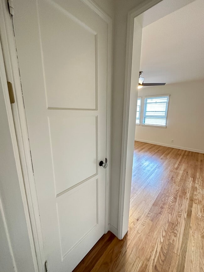 linen closet - 306 N Screenland Dr