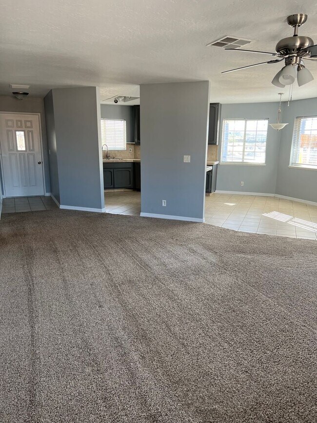 Building Photo - Please Contact Vaughn Realty Property MGMT To Set Up An APPT. (760)446-6561