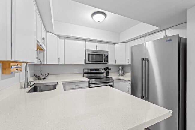 Foto del edificio - 3715 Village Dr