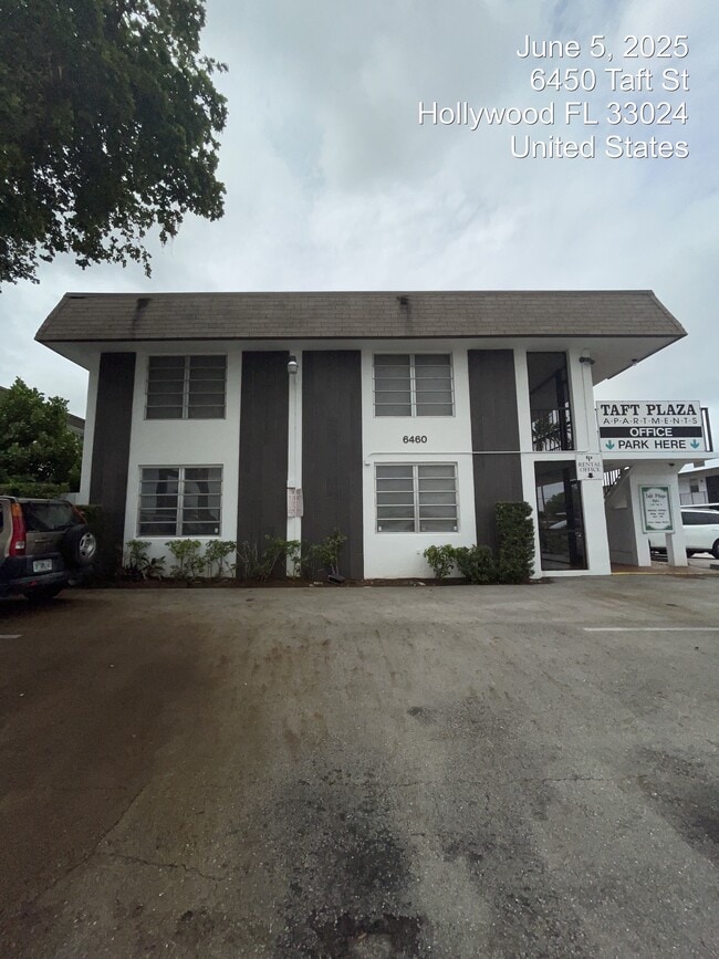 Apartamentos Taft Plaza - Taft Plaza Apartments