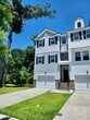 Foto principal - Well maintained end unit townhome in Grand...