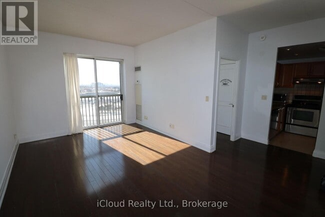 Building Photo - 2737 Keele St