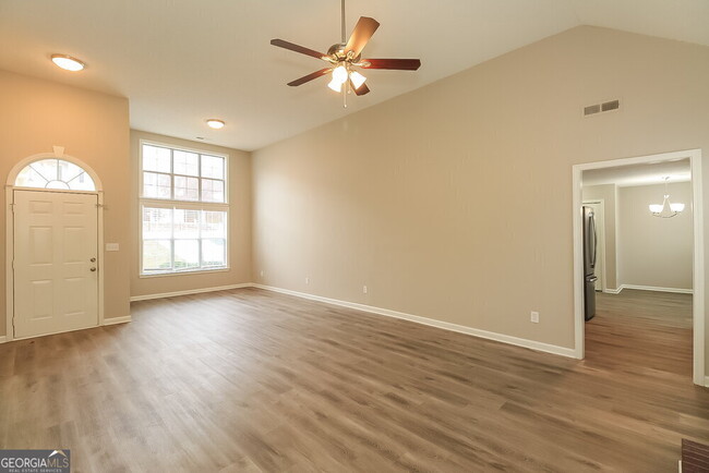 Building Photo - 10990 Knotty Pine Pl