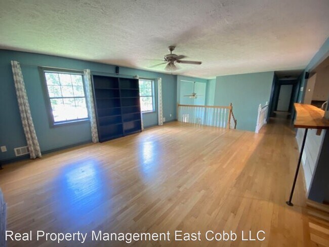 Foto del edificio - 6 br, 3 bath House - 103 Angela Court