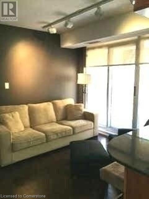 Photo du bâtiment - 60 St Clair Ave W