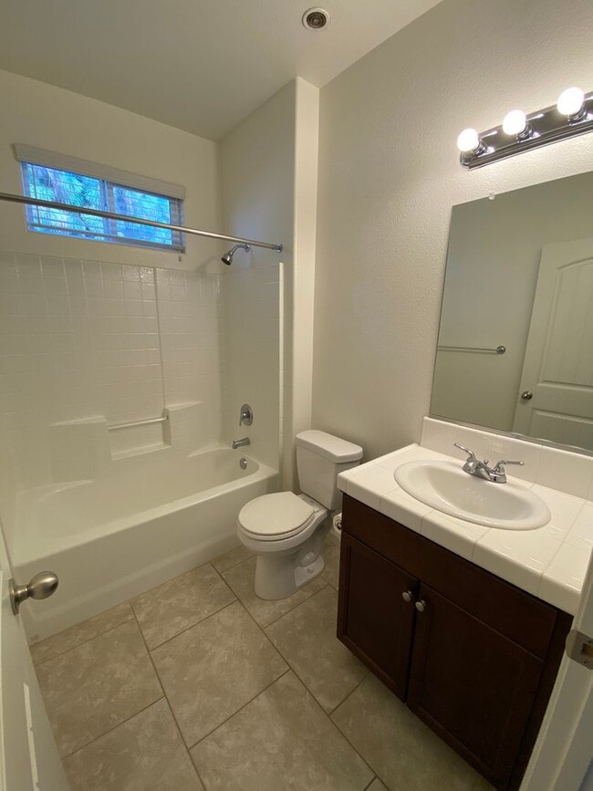 Building Photo - Immaculate Lemoore home for rent coming soon!