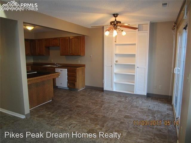 Building Photo - 2 br, 1.5 bath House - 6162 Lehman Drive