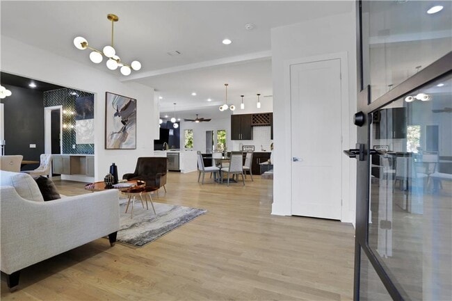 Building Photo - 2497 Wawona Dr NE