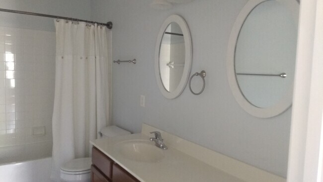 Building Photo - 6715 Eagles View Dr