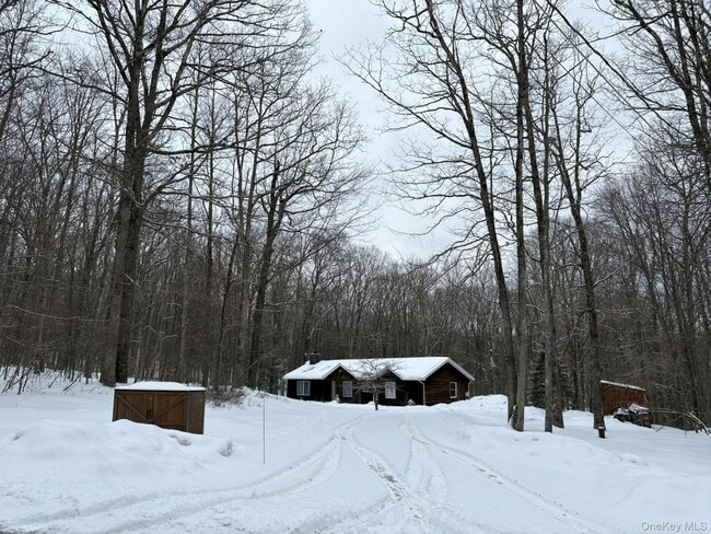 Building Photo - 84 Country Rd