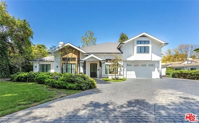 Foto del edificio - 5225 Topeka Dr