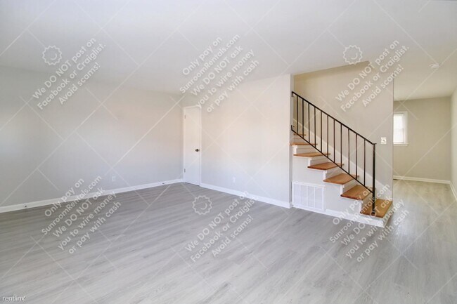 Building Photo - 2 br, 2 bath Townhome - 312 Dacian Rd A A