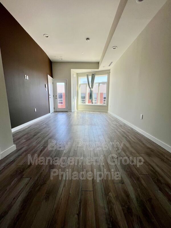 Building Photo - 932 N Marshall St