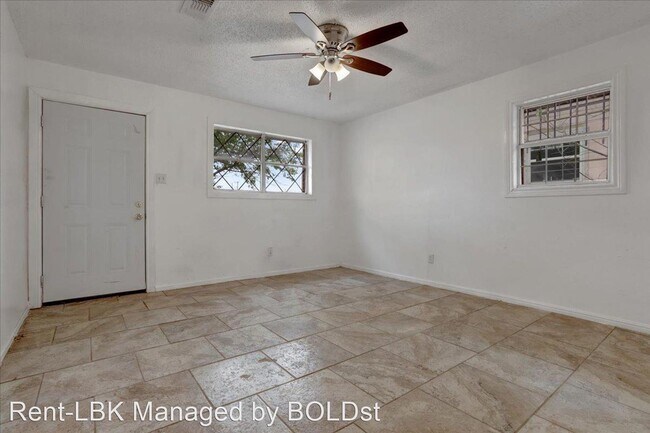 Building Photo - 3 br, 1 bath House - 1706 E 31st Street