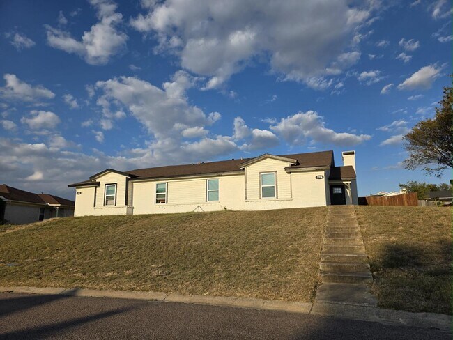 Foto del edificio - 7206-7206 Vista Cliff Dr