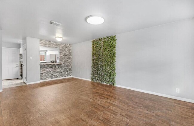 Building Photo - 3324 Burke Rd