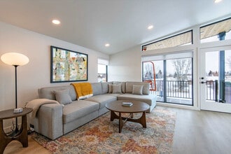 Building Photo - 27 4th St E