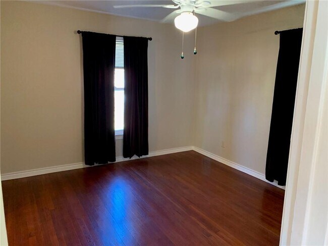 Building Photo - 2903 Kerbey Ln