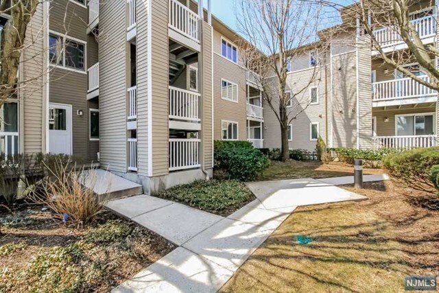 Foto principal - 115 W Orchard St