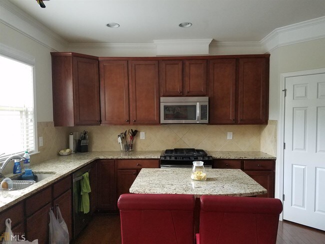 Building Photo - 2559 Sibley Dr