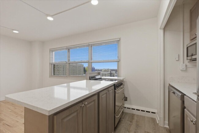 Foto del edificio - 5630 N Sheridan Rd