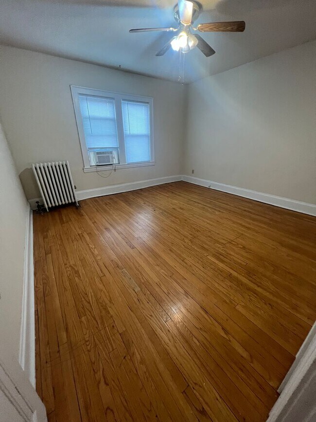 Building Photo - 12497 Cedar Rd